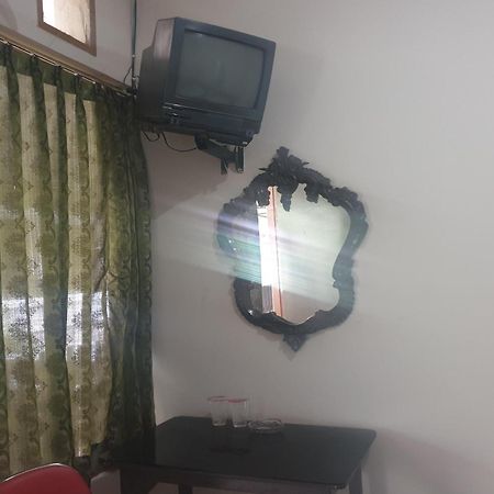 Oyo Life 2090 Ratna Backpacker Syariah Hotel Probolinggo Kültér fotó