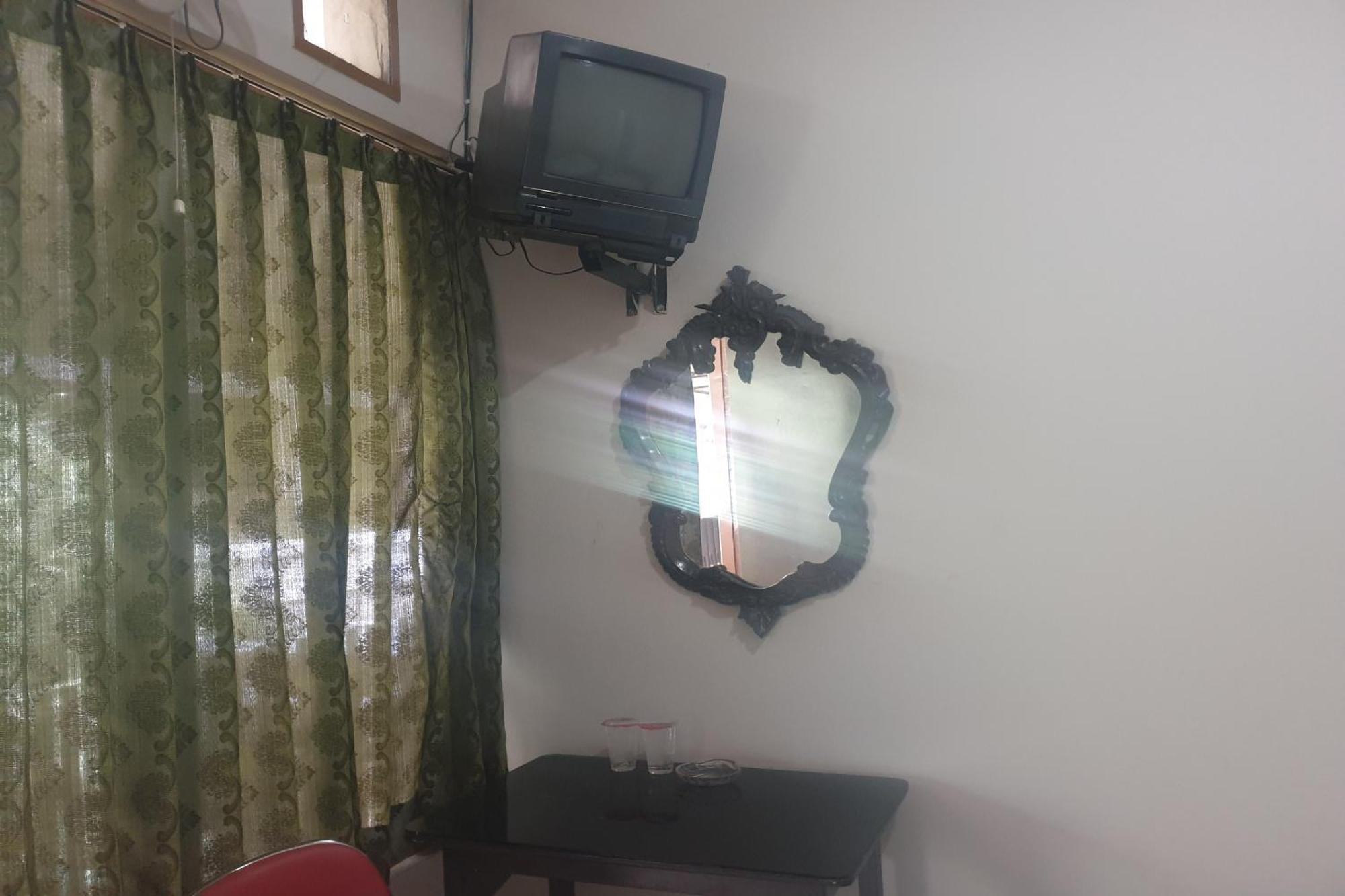 Oyo Life 2090 Ratna Backpacker Syariah Hotel Probolinggo Kültér fotó