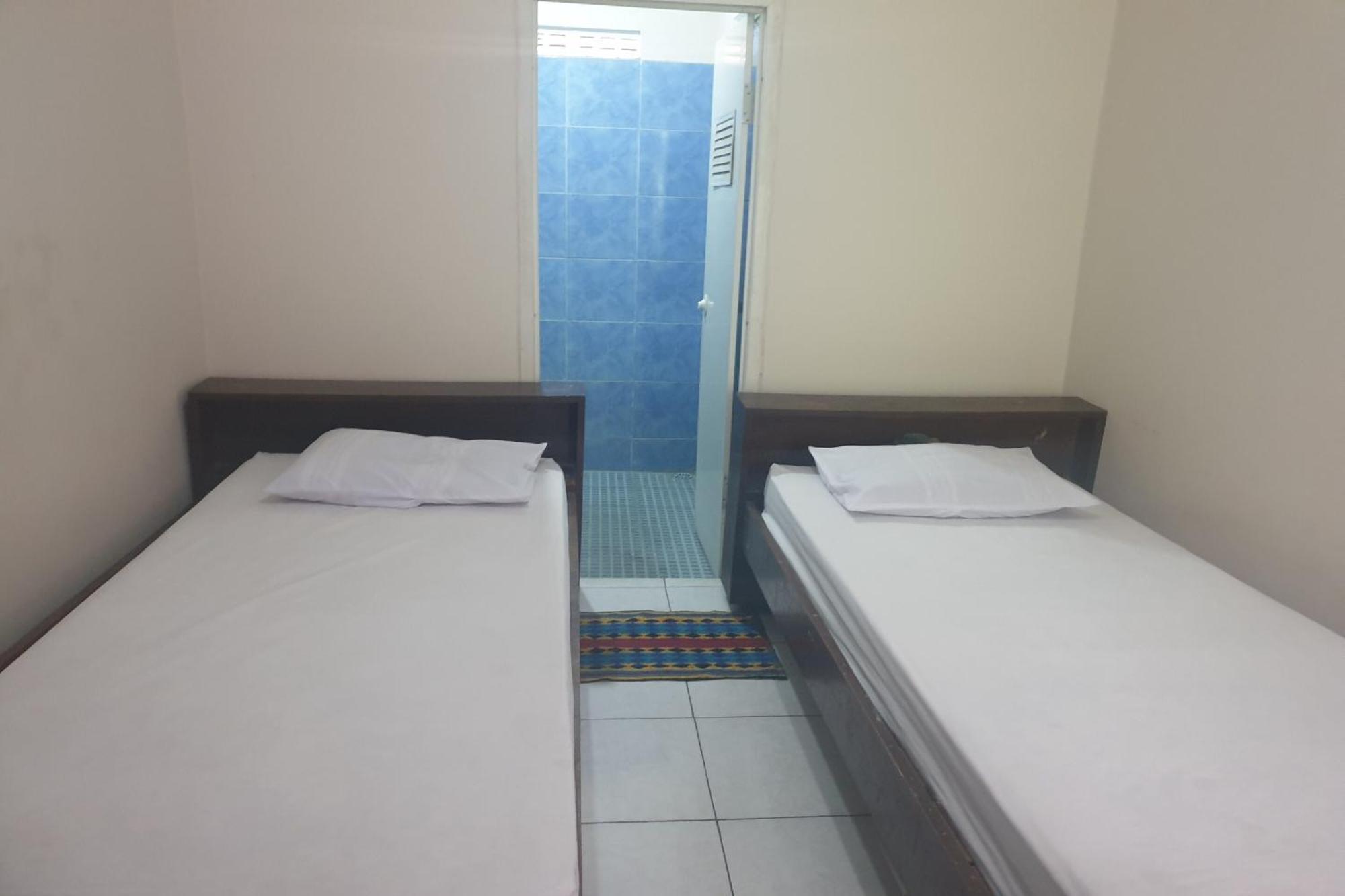 Oyo Life 2090 Ratna Backpacker Syariah Hotel Probolinggo Kültér fotó